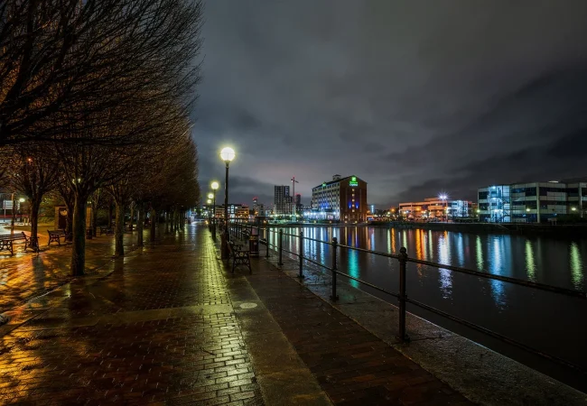 Manchester Airport to Salford Quays Taxi